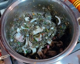 Foto del paso 12 de la receta: Calamares en su tinta con un toque de pasta de curry verde
