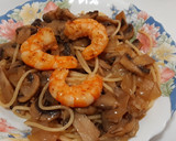 Foto del paso 5 de la receta: Espaguetis con champiñones y langostinos
