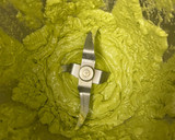 Foto del paso 1 de la receta: Smoothie bowl verde de plátano, espinaca y coco