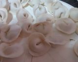Foto del paso 2 de la receta: Capeletis caseritos express/ sin amasar