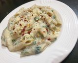 A picture of step 3 of Spinach sauce pasta.