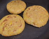 Foto del paso 3 de la receta: Arepas🫓de calabacín y zanahoria con queso🧀🥕🥯