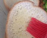 A picture of step 2 of Cheese garlic bread sandwich.