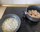 Foto del paso 2 de la receta: Solomillo de pavo en pepitoria con champiñones y patatas