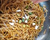 A picture of step 6 of Schezwan chowmein.