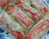 Gambar langkah 5 resipi Dimsum Ayam & Crabstik Mudah.
