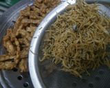 Foto langkah ke 2 dari resep Sambal Goreng Teri Tempe.
