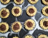 Foto langkah ke 8 dari resep Nutella Cookies Tart.