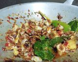 Foto langkah ke 6 dari resep Cumi Cabai Pedas.