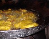 हरी मूंग दाल के प्याज़ के पकौड़े (Hari moong dal ke pyaz ke pakode recipe in Hindi) रेसिपी चरण 3 फोटो