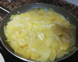 Foto del paso 5 de la receta: Tortilla de patatas al micro 🥚🥔