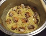 Foto del paso 8 de la receta: Spaghetti o Espaguetis con crema de calabacín y almejas frescas o de conserva