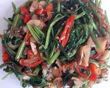 Foto langkah ke 4 dari resep Tumis Kangkung Ala Dapur Nea.