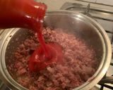 Foto del passaggio 3 della ricetta Ragù con fondi di affettati