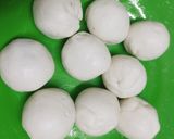 Hình bước làm 3 của món Chè trôi nước nhân mè đen