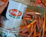 A picture of step 4 of Rice vermicelli stir fry.