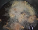 A picture of step 3 of Noodles pakoray.
