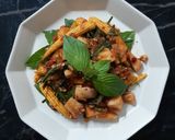 รูปขั้นตอนการทำที่ 2 ของ "เห็ดผัดพริกแกง"🍄🌶 Mushroom Stir Fried with Red Curry Paste