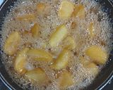 A picture of step 2 of Apple with jaggery murabba.