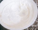 Hình bước làm 2 của món Bánh cuộn nhân custard chuối
