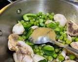 A picture of step 3 of Matar mushroom curry.