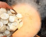 Foto del paso 6 de la receta: Sorrentinos de cordero con salsa rosa (al disco)
