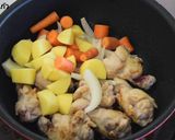 รูปขั้นตอนการทำที่ 4 ของ ไก่ซอสน้ำแดง