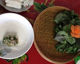Hình bước làm 2 của món Chả giò ốc