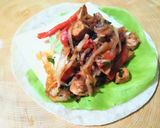 Foto del paso 2 de la receta: Quesadillas de Cerdo y Setas 👍🇵🇪