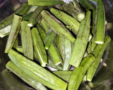 मसाले वाली भिंडी(masale wali bhindi recipe in hindi) रेसिपी चरण 1 फोटो