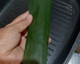 Foto langkah ke 5 dari resep Pulot Panggang khas Brunei Darussalam.