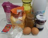 Foto del paso 1 de la receta Bizcocho de mermelada de arándanos y manzana