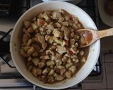 Foto del paso 3 de la receta: Pollo con piña y papas doradas con salsa