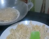 Foto langkah ke 4 dari resep Stik bawang renyah.