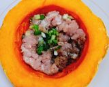Hình bước làm 1 của món Bí đỏ chưng thịt