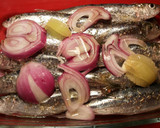Foto del paso 6 de la receta: Sardinas asadas en el horno, con cebolla roja y Kumato