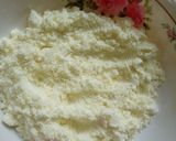 A picture of step 1 of Stuffed milk ball.