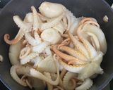 Foto del paso 2 de la receta: Pulpitos blancos encebollados