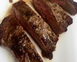 Foto langkah ke 10 dari resep Sirloin Steak medium rare.