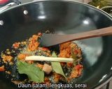 Foto langkah ke 2 dari resep Rebung Rebon Kuah Kuning.