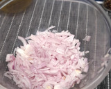 Foto del paso 3 de la receta: Timbal de marisco sobre lechuga baby