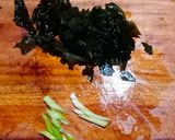Foto langkah ke 3 dari resep # 54 : Tofu Seaweed Miso Soup.