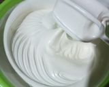 Foto langkah ke 1 dari resep Bolu Pelangi Kukus.