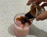 Foto langkah ke 3 dari resep Valentine Coffee Latte.