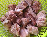 Hình bước làm 1 của món Canh củ sắn (củ đậu) sườn non