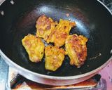 A picture of step 3 of Kakharu Phula Bhaja Pumpkin flower masala fry.
