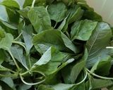 Foto langkah ke 1 dari resep Sayur Bening Daun Kelor.