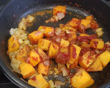 Foto del paso 1 de la receta: Garbanzos al curry con calabaza y espinacas