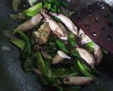 Foto langkah ke 2 dari resep Cumi Saus Tiram.
