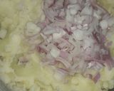 A picture of step 2 of Alu kulcha.